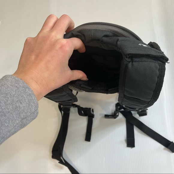 Coleman Hydration Red Black Hiking Backpack - Picture 3 of 6